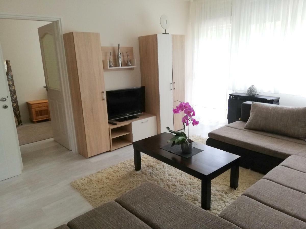 Strandfuerdo Apartman Eger Luaran gambar